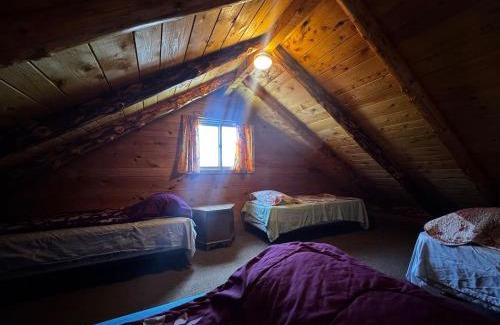 Crystal Falls House | Riverfront Loft 7
