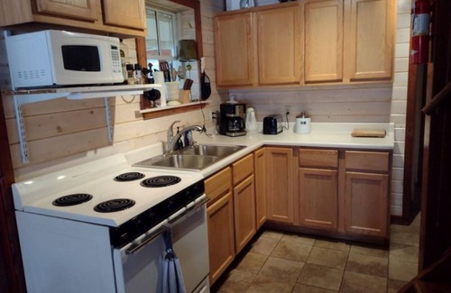 Hesperia Cabin | Riverfront Property Great for Fishing or Just Relaxing