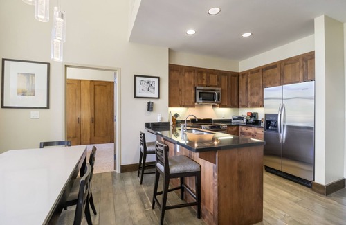 Avon Apartment | Riverfront Resort & Spa PENTHOUSE Residence Stunning Mountain Views, Ski-In/Out
