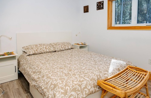 Haliburton Cottage | Riverfront Serenity ion Drag - Wheelchair accessible loft