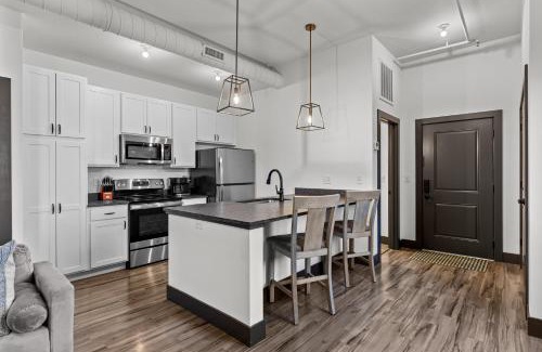 Downtown St. Louis Apartment | Riverfront Studio - Walk to Arch, Casino and Conventions in Minutes