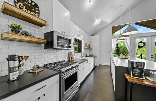 Ingram House | *Riverfront* The Nest @ Haven on the Loop