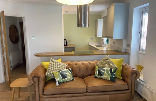 Winchester Cottage | Rivergem - Riverside Coach House