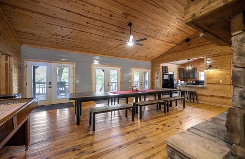 Broken Bow Cabin | Riverhawk at Lazy River Retreat on Mt Fork River