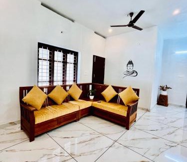 Munroe Island House | Riverrootsstays
