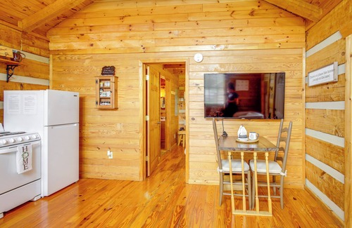 Bean Station Cabin | ‘River’s View’ - Cherokee Lake Cabin w/Fire Pit!