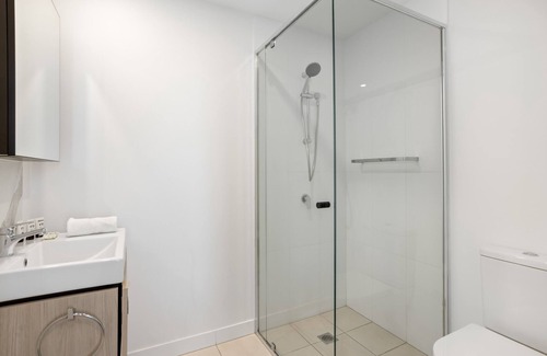 South Brisbane Apartment | Riverside 2-Bed by Brisbane's Landmarks with Pool