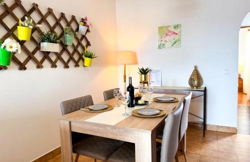 Mexilhoeira da Carregacao Apartment | Riverside 3 Bdr Apartment with River View near Portimão