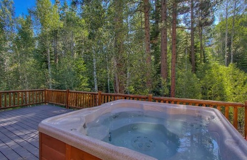 Christmas Valley House | Riverside 6 Bed 6 Bath Indoor Pool & Hot tub & Sauna & Steam Shower In Tahoe !