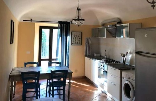 Pontremoli Apartment | Riverside apartment with terrace