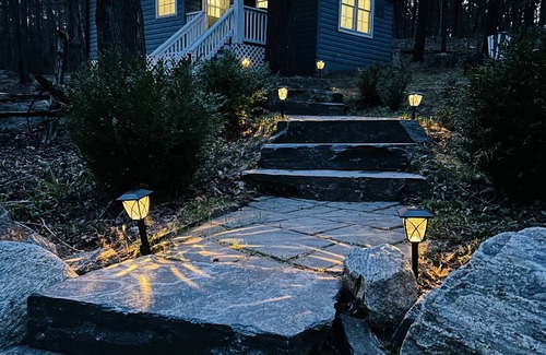 Bracebridge Cabin | Riverside Blue… Your cozy guesthouse for all things Muskoka.!