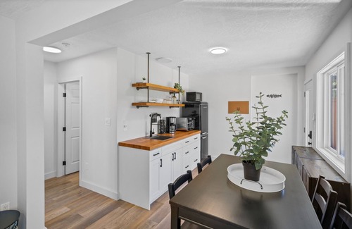 Lake Cowichan House | Riverside by Cowichan Lake Cottages