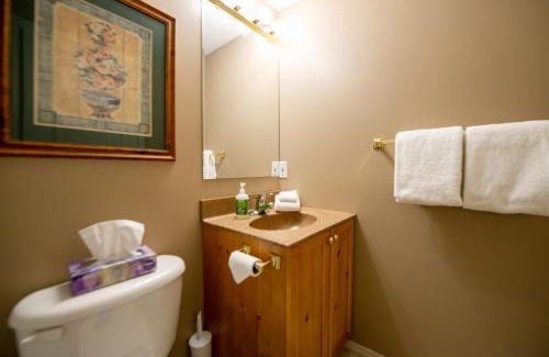 East Kootenay Apartment | Riverside by StayIn
