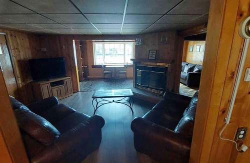 Port Ontario Villa | Riverside Cabin with Private Fishing Access!