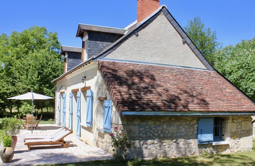 Le-Petit-Pressigny House | Riverside cottage with large garden.