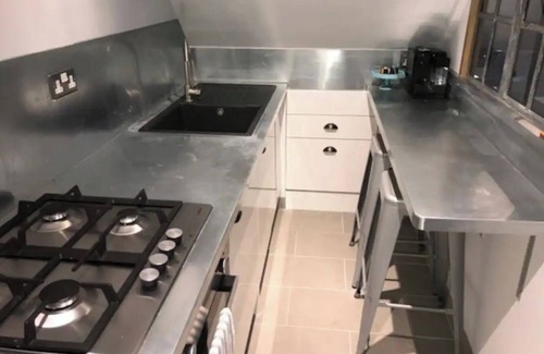 Five Oak Green Apartment | Riverside Coach House, Hunton Yalding, Maidstone
