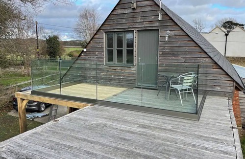Five Oak Green Apartment | Riverside Coach House, Hunton Yalding, Maidstone