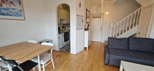 The Liberties Apartment | Riverside Duplex Walk to Temple Bar & Guinness's