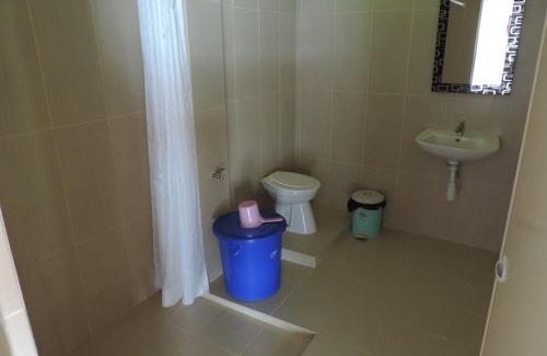 Bukit Lawang House | Riverside Guesthouse and Treks