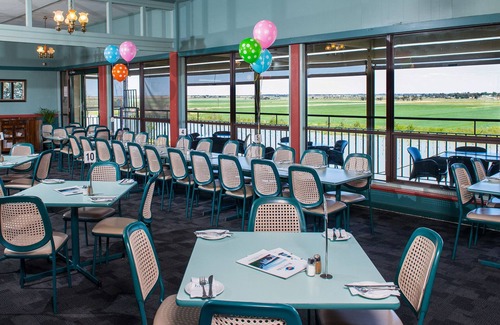 Seymour Hotel | Riverside Hotel Motel