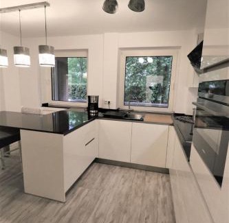 Leichlingen Cabin | Riverside: Messe/Business/FeWo
