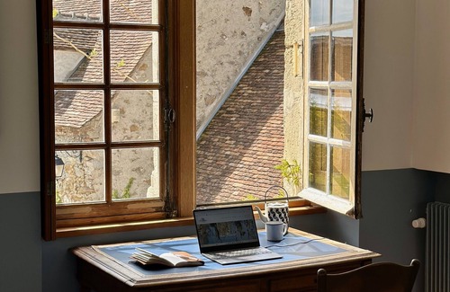 Marnay-sur-Seine House | Riverside monastery: 3-bedroom logis and garden