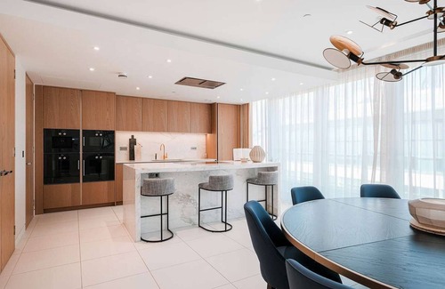 South Bank Apartment | Riverside Penthouse | Pro-Managed