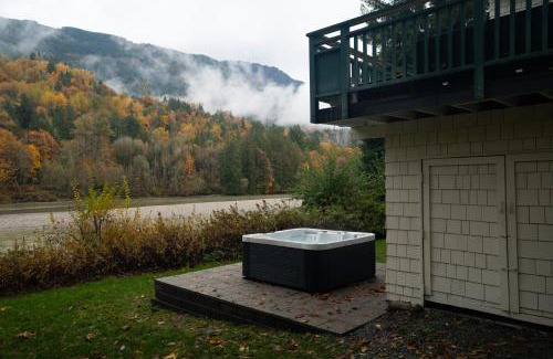 Concrete House | Riverside Retreat on Skagit River