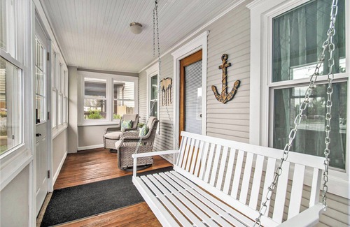 Niles House | Riverside Retreat - Walk to Downtown, YMCA, Fishing!