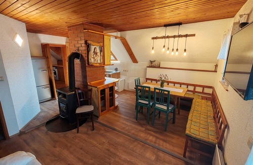 Hotemaze Apartment | Riverside Unique and Tranquil Apartment - Three Bedroom Apartment