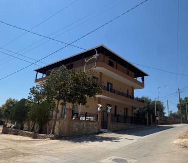 Tragjas Apartment | Riverside Villa