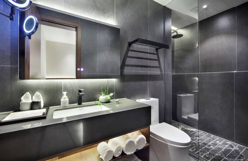 Xiufeng Hotel | Riverside Wing Hotel Guilin