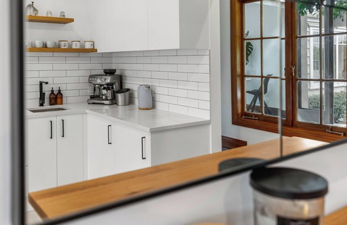 Riverhead House | Riverview Cottage - Private Pool + Brand New Spa