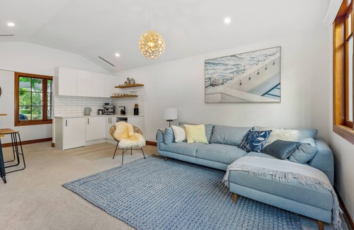 Riverhead House | Riverview Cottage - Private Pool + Brand New Spa