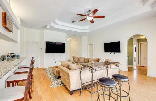 Riverview House | Riverview Home with Screened Pool about 1 Mi to Marina!