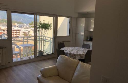 Aix-les-Bains City Center Apartment | Riviera