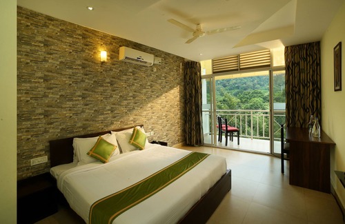 Chithirapuram Resort | Rivulet