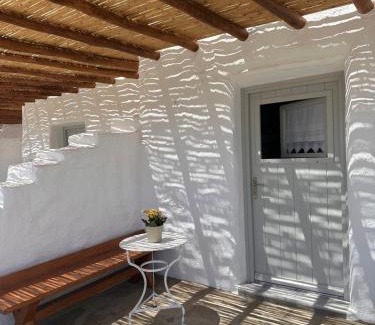 Xilokeratidi House | Rizes Mykonos - Folklore Farmstead