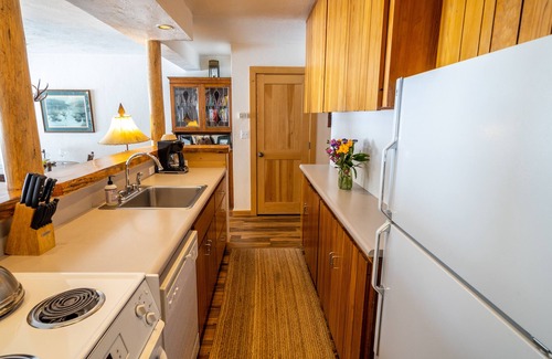 Teton Pines Condo | RMR: Cedars 1412 Condo in The Aspens/Wilson, WY