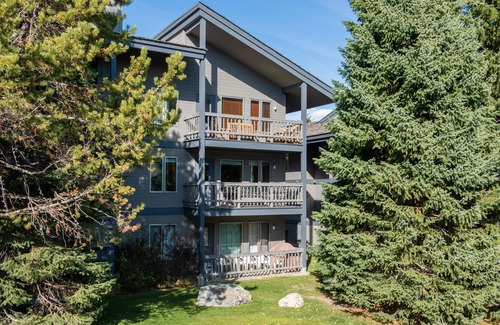 Teton Village Condo | RMR: Rendezvous A3 Condo in Teton Village