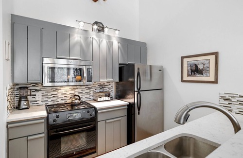 Moose Wilson Road Condo | RMR: Wheatgrass 2222 Condo in The Aspens/Wilson,WY