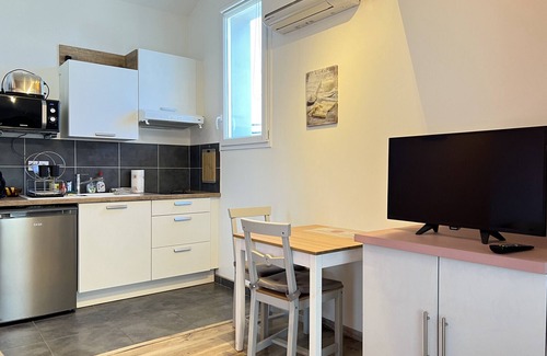 Bonnefoy-Roseraie-Gramont Apartment | RN88 - Air-conditioned Studio near the city center!