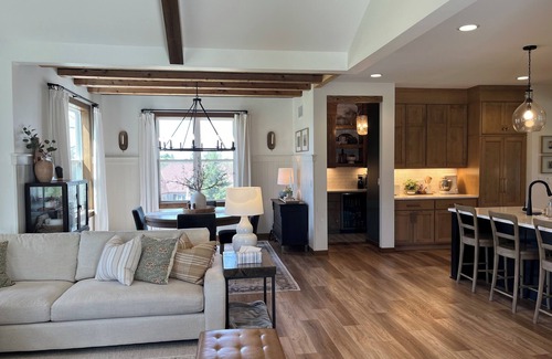 Village of Richfield House | RNC? Executive Ranch on 1.5 acres w/private patio inc hot tub. 30 min to MKE