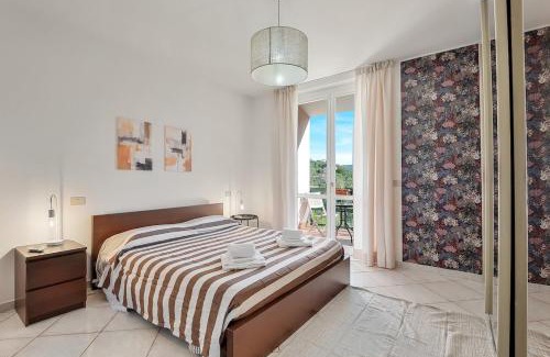 Pugliola Apartment | RoadToTheSeaLerici Private parking terrace