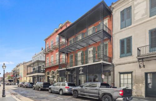 French Quarter Apartment | Roami at St. Helene