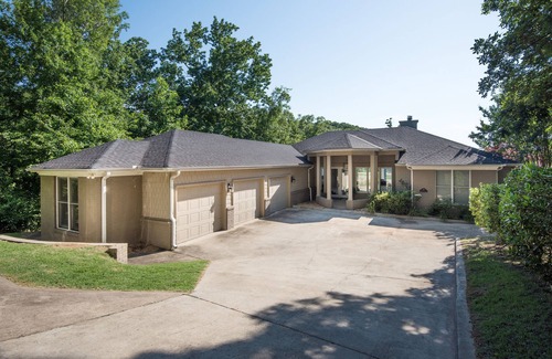 Florence House | Robert Trent Jones , Wilson Dam view & Water retreat