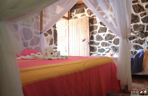 Troncones Hotel | Roberto's Bistro