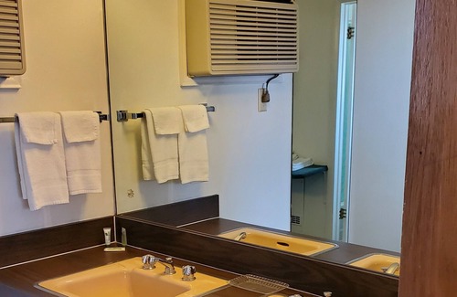 Raton Hotel | Robin Hood Motel