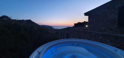 Costa Paradiso House | Roccette OndaTURCHESE, Vista Mare e Jacuzzi Privata