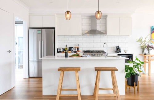 Trentham House | Rock Cottage Summary: